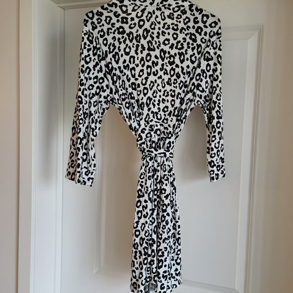 Cheetah Robe w/Pockets! NWOT! - Picture 3 of 4